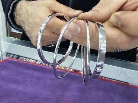 Fiyatlardaki artışlar rotayı değiştirdi! Altın bileziklerin yerini gümüş bilezikler alıyor