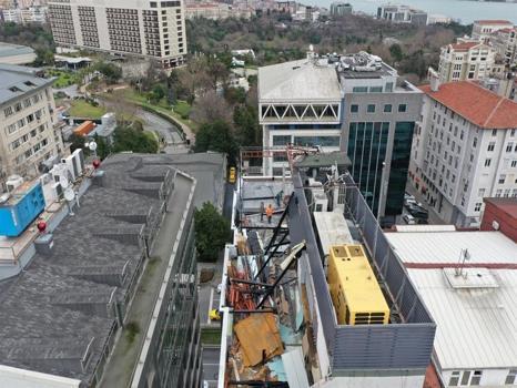 Şişli'de mühürlü otelin çatı katı yıkıldı! Gerekçesi: Ruhsatsız!