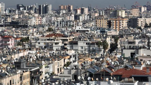 Türkiye’nin en fazla güneş alan şehirlerinden biri! Binaların tepesine bakanlar sadece bunu görüyor