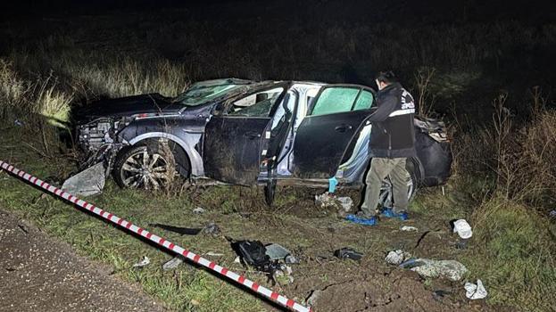 Uşak Eşme'de devrilen otomobildeki 1 kişi öldü, 3 kişi yaralandı