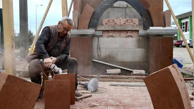 Emekli olduktan sonra sadece yardım etmek için başladı, usta oldu! Yapımı 3 gün sürüyor, 12 yılda onlarcasını üretti