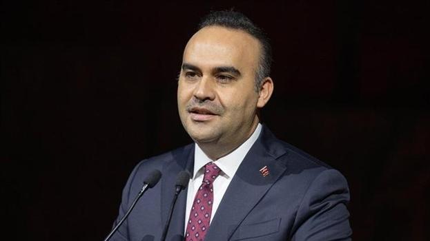 Bakan Kacır duyurdu: Lisans, yüksek lisans ve doktora bursları artırıldı