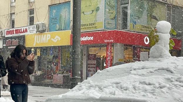 Batman'da hasret yıllar sonra sona ermişti: Kardan adamlar kentin simgesi oldu