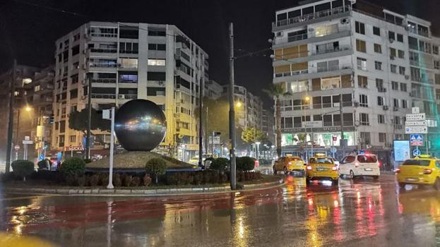 Balıkesir Sındırgı'da 5.1 büyüklüğünde deprem! İstanbul dahil birçok çevre ilden hissedildi
