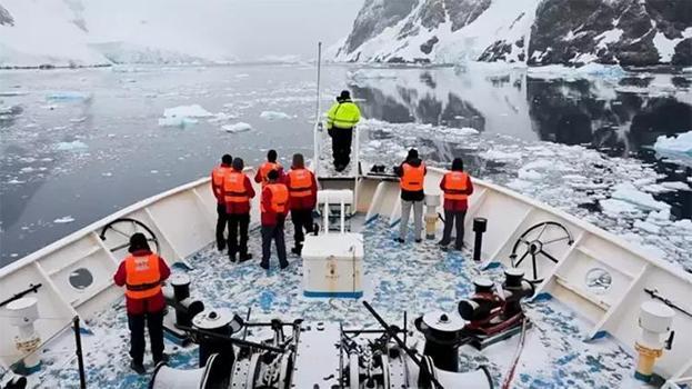 10. Ulusal Antarktika Bilim Seferi başladı! Bakan Kacır: 17 kişilik ekip İstanbul’dan Beyaz Kıta’ya doğru yola çıktı