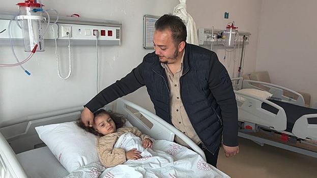 Mardin'de karın ağrısı şikayetiyle hastaneye götürülen çocuğun karnından çıkanlar herkesi şaşırttı! 'Biz büyük bir hata yaptık'