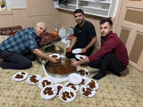 Afyon'da bu gelenek hala yaşıyor: Köylerde kuruldu