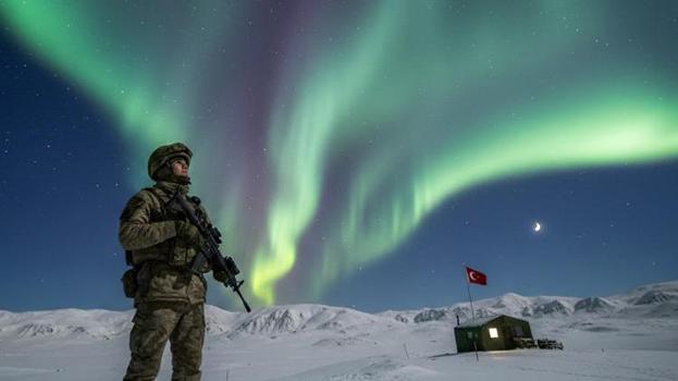 Kuzey ışıkları Türkiye'de görüldü! Askerler fark etti, yıllar sonra gerçek ortaya çıktı