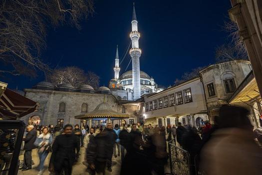 Berat Kandili Ne Zaman? 2026 Berat Gecesi: Rahmet, Af ve Bağışlanma Gecesi