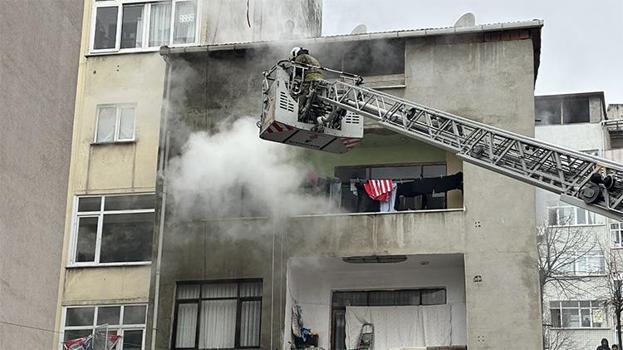 Şişli’de 4’üncü katta yangın paniği: Alevler büyümeden söndürüldü