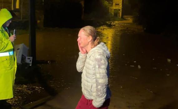 Bodrum’u sağanak vurdu! Araç sürüklendi, evleri su bastı