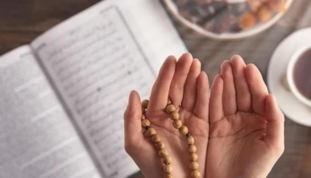 Berat Kandili'nde Üç Yasin-i Şerif Okumanın Önemi: Fazileti, Niyetleri, Saatleri ve Okunacak Dualar