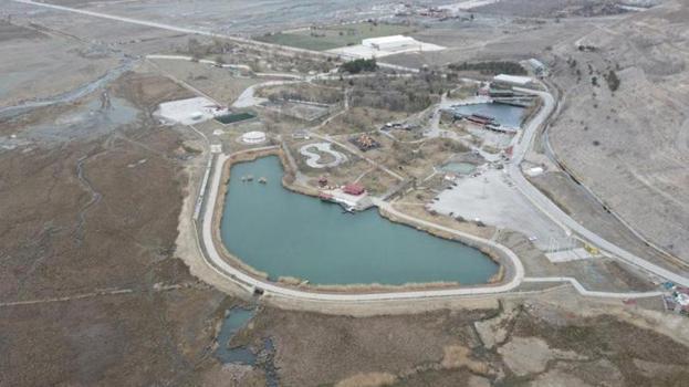 Dünyada eşi benzeri yok! Görenler hayrete düşüyor: Yan yana akıyorlar ama asla karışmıyorlar