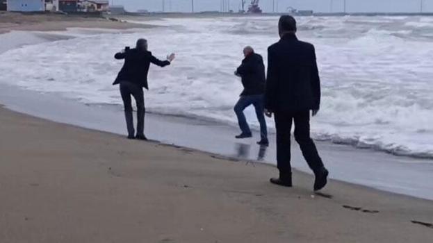 Sakarya'da cinnet anlarında film gibi ikna operasyonu: Telefonda başladı, sahilde bitti