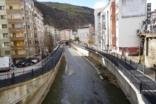 Gümüşhane'de Harşit Çayı sağanak yağışlardan sonra coştu! Yıllar sonra ilk kez bu kadar güçlü akıyor