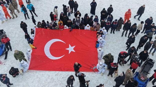 Muş’ta Sporla Isınan Gençlik! Şehirde Kar Festivali renkli görüntülere sahne oldu