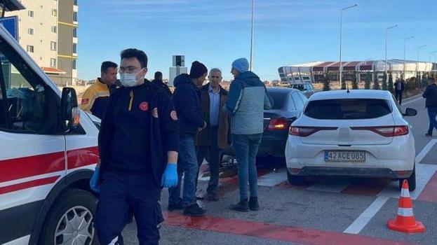 İki otomobilin çarpışması sonucu meydana gelen trafik kazasında 1 kişi yaralandı
