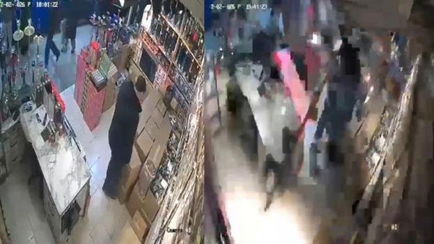 Adapazarı'nda asma tavan iş yeri sahibinin üzerine çöktü; o anlar kamerada