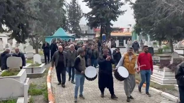 Kazada ölen motosiklet sürücüsü davul ve zurna çalınarak, son yolculuğuna uğurlandı