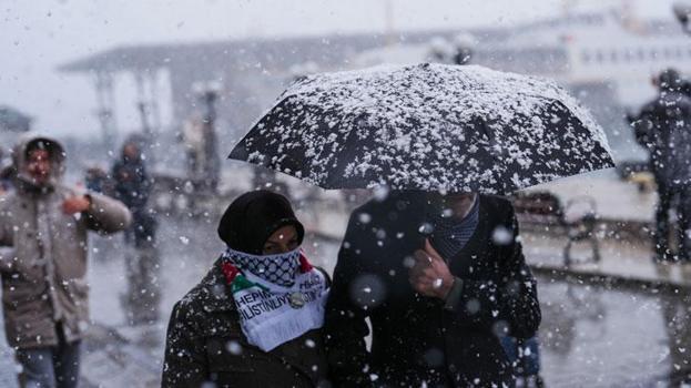 Kar yağışı, fırtına ve sağanak kuvvetli geliyor! Prof.Dr. Orhan Şen İstanbul için tarih verdi