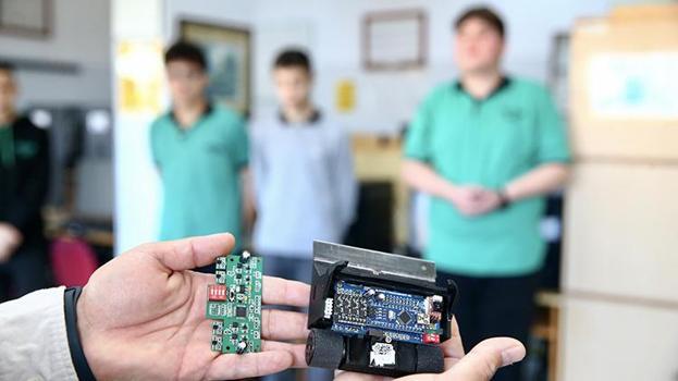 Geleceğin mühendisleri burada yetişiyor: Robot yapıyorlar, mantar üretiyorlar, güneşten elektrik alıyorlar