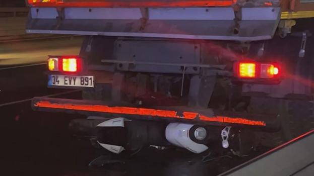 İstanbul'da korkunç kaza! Temizlik aracına çarpan 2 kişi hayatını kaybetti