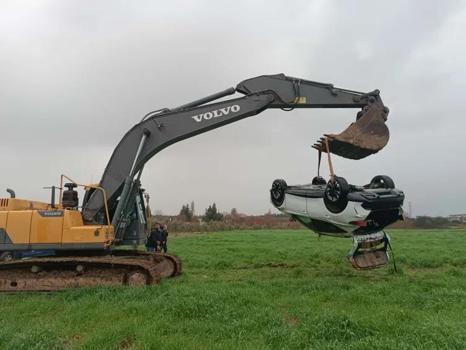 Kızlar boğulurken onlar camdan kaçtı! Şoförün ifadesi kan dondurdu: İki kız kardeşin sır ölümü