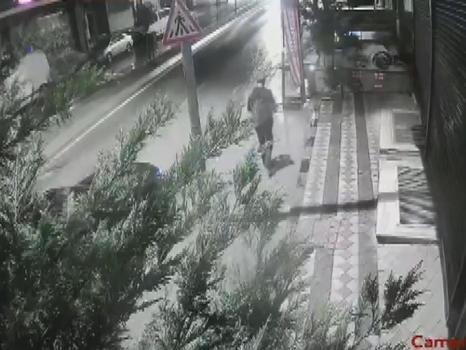 Eşini öldürürken çocuk balkona çıktı: Genç kadın yeni evinde 1 gün geçiremedi!