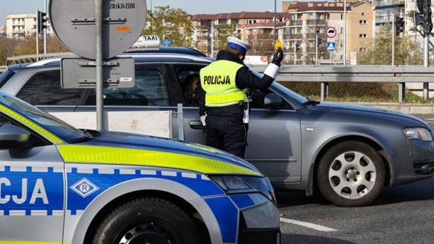 Denetim yapan polisin uyuşturucu etkisi altında olduğu belirlendi