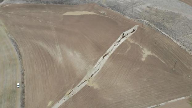 Uzak gören ne olduğunu anlamıyor! Yaklaşınca bir şehrin batışını simgeliyor