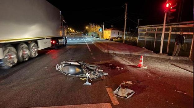 Mersin'de kamyonet ile motosiklet çarpıştı 1 kişi hayatını kaybetti