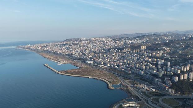 Trabzon'da inşaat sektörü durma noktasında: Sahil doldu, şehir yamaçlara tırmanıyor!