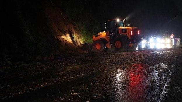 Ordu Perşembe'de sağanak sonrası heyelanlar meydana geldi