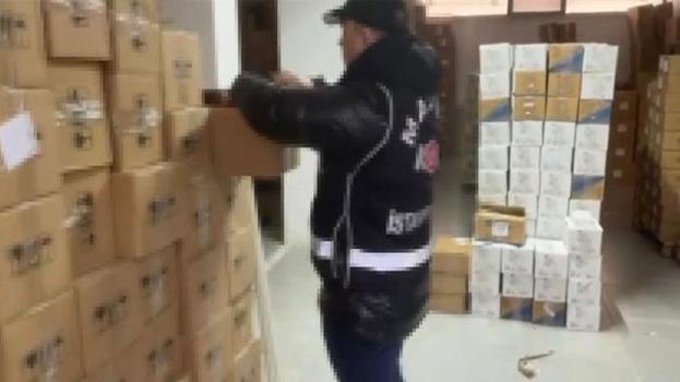 Avcılar'da depo baskını! Sahte ürünleri piyasaya süreceklerdi