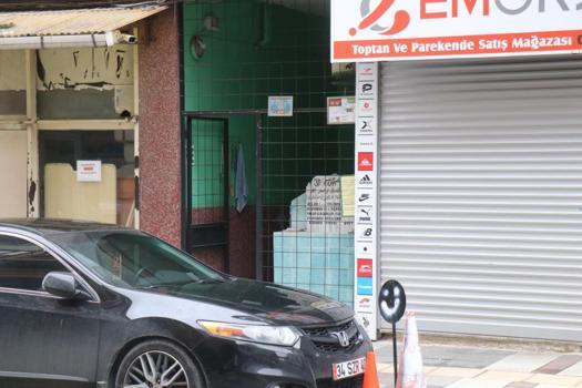 Sakarya'da bu apartmanın girişinde bir 'sır' yatıyor! Kepçeler kırıldı, ama ona dokunulamadı! Gizemli türbe dikkat çekiyor