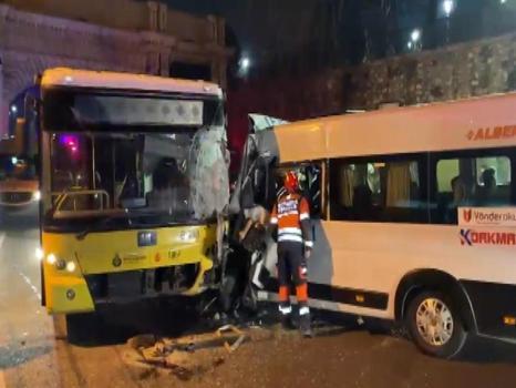 İstanbul'da cadde birbirine girdi: Trafik akışı durdu