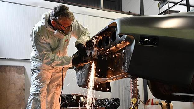 Bilecik'ta baba - oğul atölyeye girip hurda yığınlarını milyonluk klasiklere dönüştürüyor! Yılda 3 yapıyorlar: İngiltere'den bile sipariş geliyor