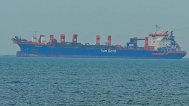 İran, Hürmüz Boğazı'nda 10 petrol tankerini vurduğunu duyurdu