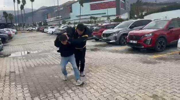 Tuvalette kadınların gizlice görüntülerini çekti, şüpheli hemen tutuklandı