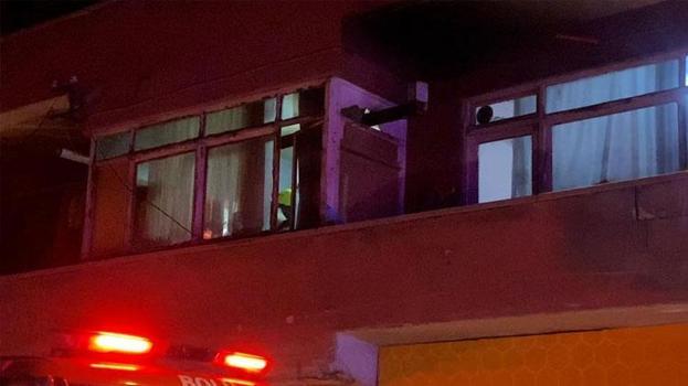 Balkondan soba borusu çıkarttı, vatandaşlar ekipleri harekete geçirdi