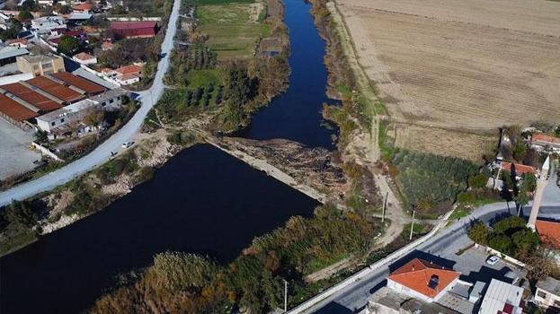 Kemal Sunal’ın İnatçı filmine ev sahipliği yapmıştı! Doğaseverler tarihi taş köprüye dikkat çekti