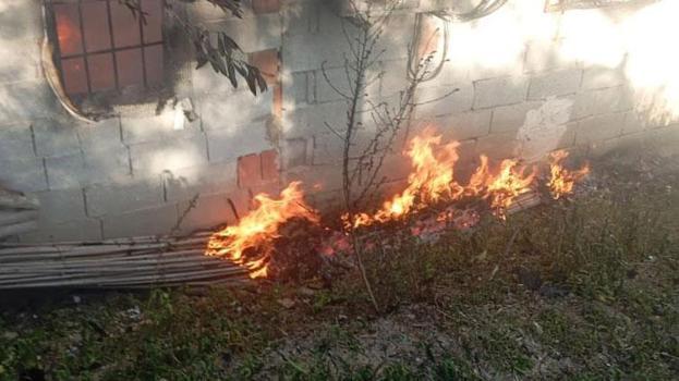 Hatay’da müstakil ev alevlere teslim oldu