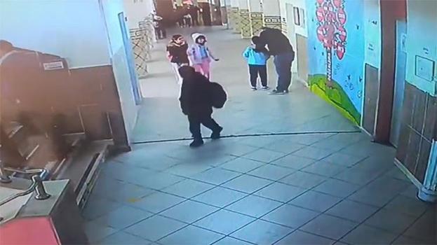 Malatya'da nöbetçi öğretmen Heimlich manevrası ile öğrenciyi hayata döndürdü