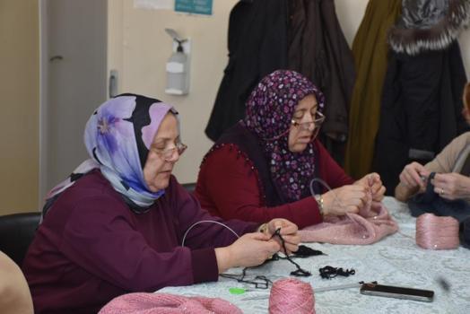 Sakarya'da el sanatları kursları kadınlara hem terapi hem de iş oluyor!