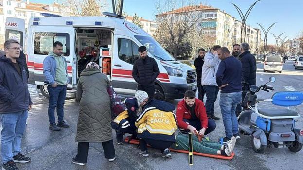 Aksaray'da iki motosiklet çarpıştı 4 kişi yaralandı