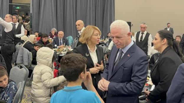 İstanbul Valisi Davut Gül: Okula giden çocuklara 2 bin TL kantin kartı verilecek