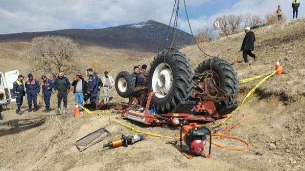 Aksaray’da devrilen traktörün altında kalarak hayatını kaybetti