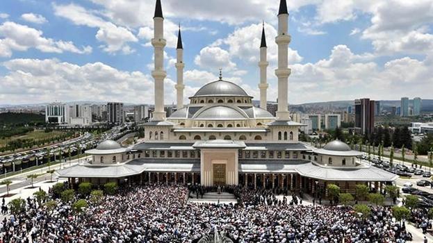 Millet Camii’nde Kadir Gecesi özel yayını