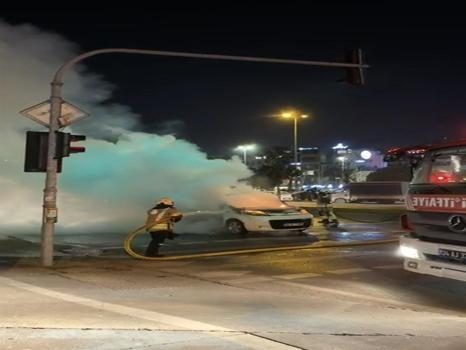 Kartal'da alevler içinde kaldı: İtfaiye güçlükle müdahale etti