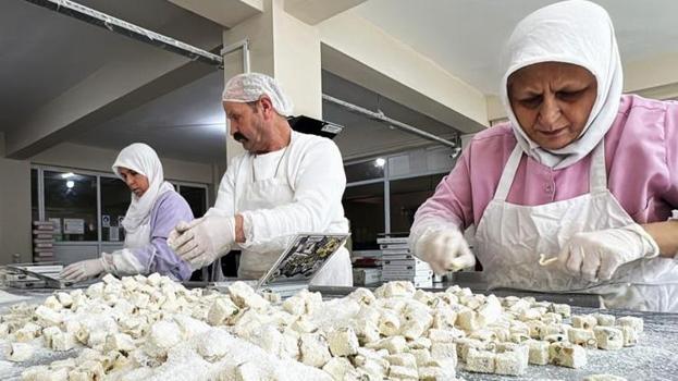 Fiyatları 600 ile 2 bin lira arasında! Coğrafi işaretli lezzete turistlerden yoğun ilgi